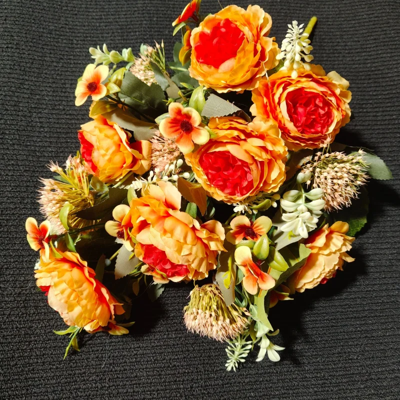 Bukiet Ranculus Stopniowany  z Czosnkiem (Pomarańczowy)